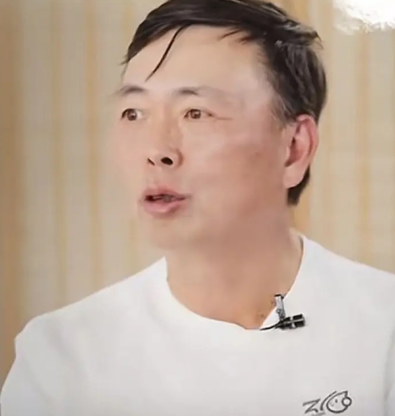 段永平和雷军谁更厉害？段永平出生于1961年，雷军出生于1969年，两人的风口不