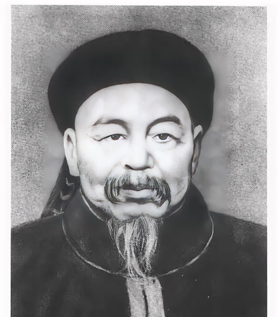 左宗棠倒插门进了周家，连生三个女儿后，妻子劝他纳妾，左宗棠死活不肯，岳母说：“要
