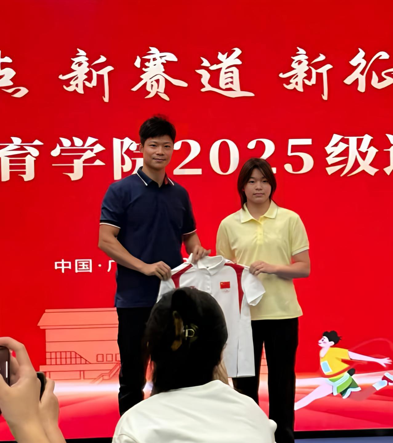 我终于懂了
为什么全红婵变胖了，
不是因为偷吃零食，也不是因为训练偷懒，而是她拼