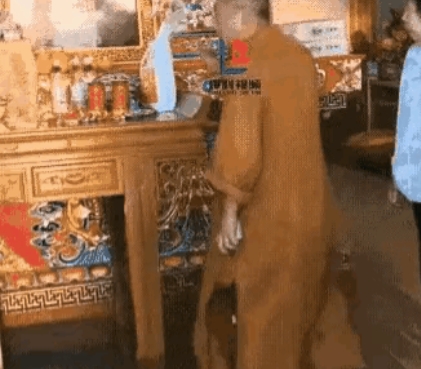 五台山方丈扔大米的事儿让很多人想不明白，很气愤，觉得佛门清净，不能以物待人，不应