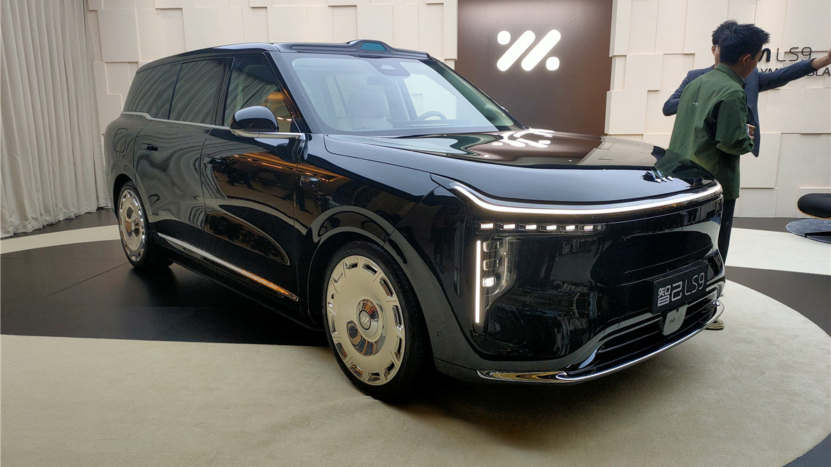 全面用力打磨豪华，智己LS9远超30万级的想象