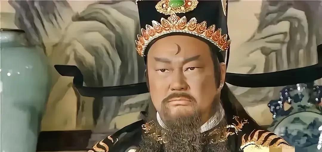 包拯黑脸大老爷，手持铡刀，铁面无私，专治各种不服。这位“包青天”在北宋那会儿，官