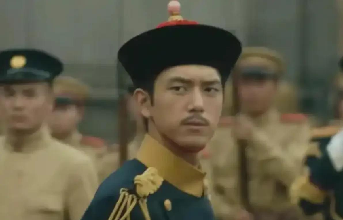 满清少壮派和革命党人都想变革，但是他们的目的其实是不一样的。
满清少壮派保的是大