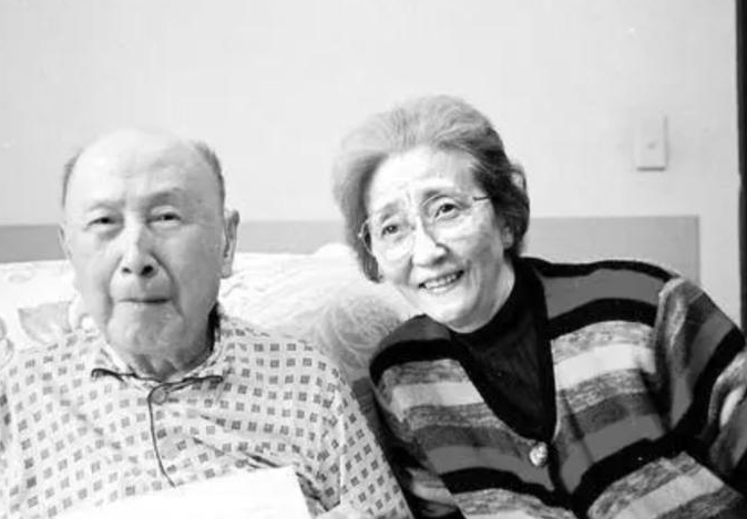 1947年，35岁的钱学森回国探亲，妹妹钱学英张罗着给他介绍对象。没想到钱学森对