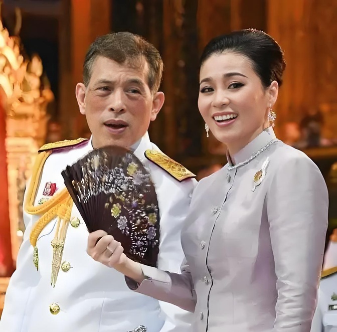 泰王为什么会帮佩通坦呢？



不是因为两人关系很好，而是这五个原因。



2