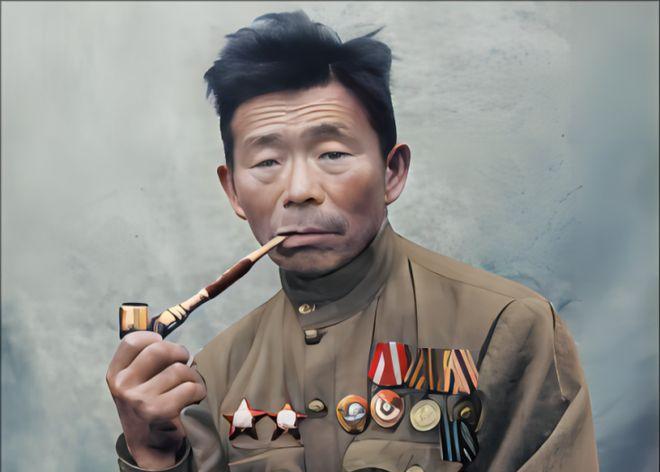 *1941年，一个个子矮小的木匠加入了苏联红军，任担伙头兵。苏军每天都有士兵加入