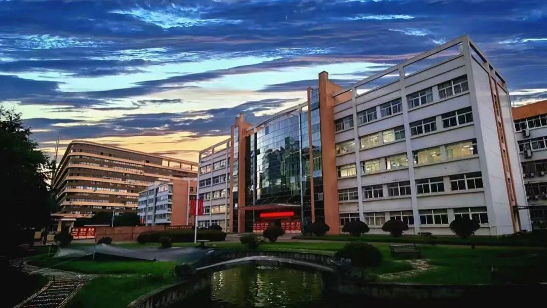 为何杭州家长坚定选择三联艺术生班？三联艺考文化课班本地化优势揭秘