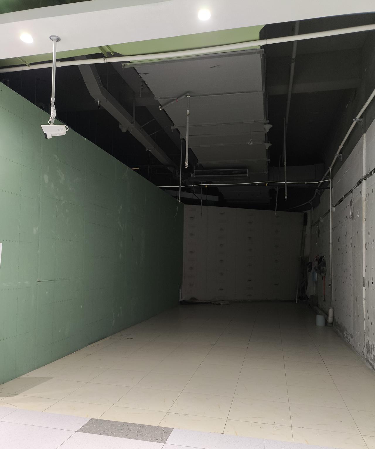 建筑公司经营不景气，
面临倒闭了，
40多岁的人了，
除了建筑行业，
其他的都不