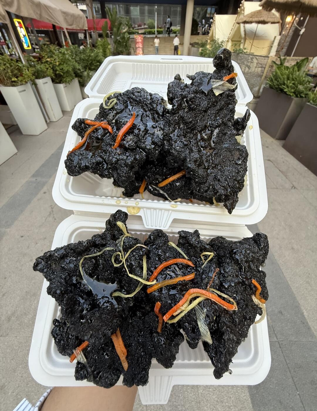 这是哪个地域的地道美食？叫啥呀，看着就流口水

