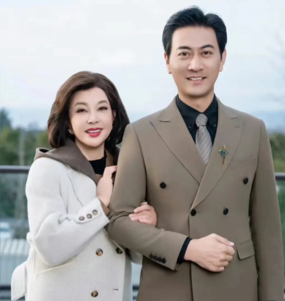 刘晓庆和40岁男人演夫妻











不敢相信，75岁的刘晓庆竟然和4