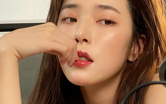 婚礼前夜，未婚妻和初恋开房。我取消婚礼后过上幸福生活，她却惨如狗