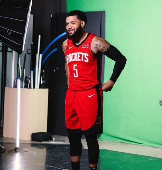 一些NBA高管认为，火箭队会留下范弗里特，目前双方正在进行接触和谈判，范弗里特虽