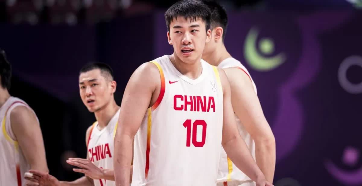 胡明轩打新西兰被拿下首发！替代者是程帅澎，不得不佩服郭士强用人原则：能者上！CB