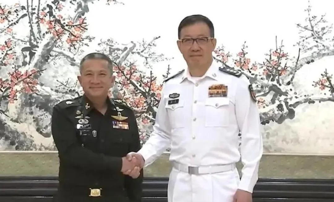 董长会见泰国司令











你绝对想不到，这次泰国最高司令来中国，背