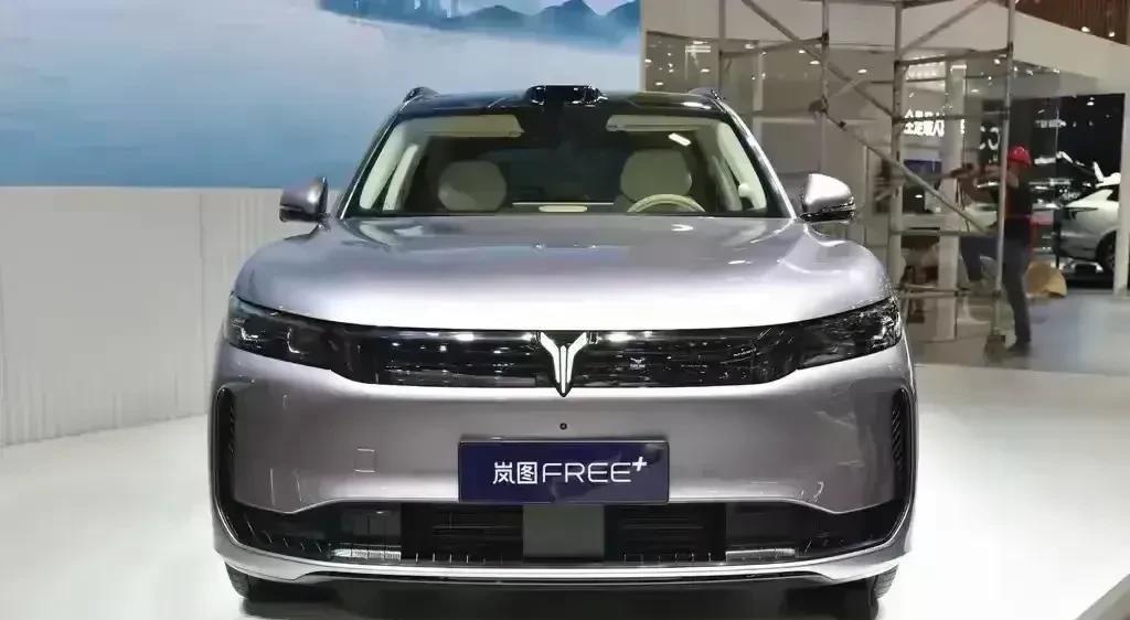 华为+赛力斯：问界火了；
华为+奇   瑞：智界火了；
华为+长   安：阿维塔