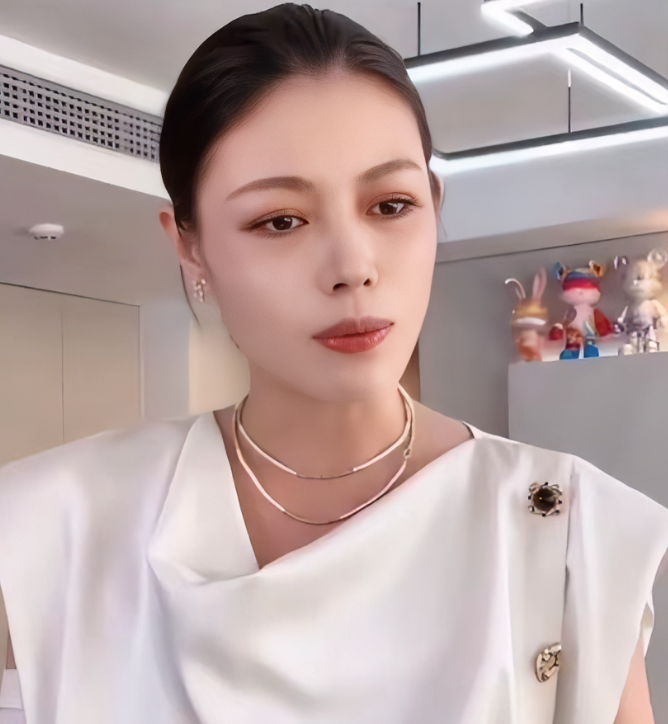 葛荟婕已经很难再结婚了，
原因很简单，不是因为她年纪大，
也不是因为她还爱汪峰，