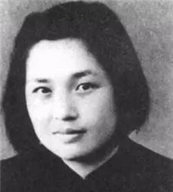1947年，陈布雷的女儿女婿被捕，蒋介石找陈布雷谈话，询问他对此事的想法。陈布雷