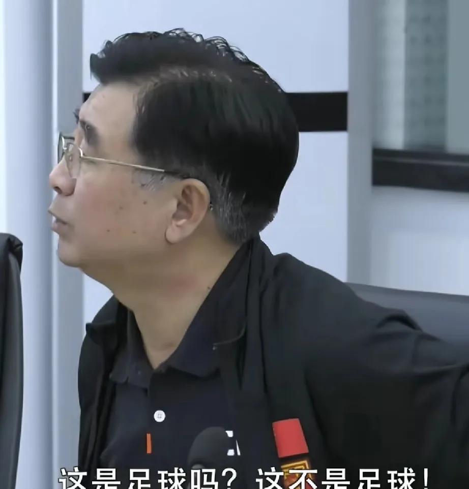 足协主席：“中国足球在亚洲已经是三、四流了，过去我们在亚洲还算技术尖子”。
“不