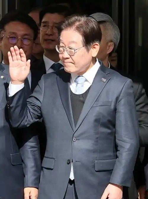 李在明要让尹锡悦永远出不来











天啊！韩国政坛这是要变天了吗？