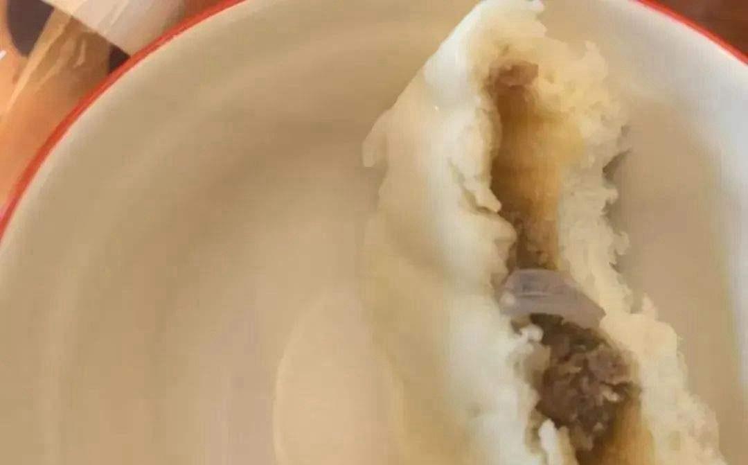 肉包惊现玻璃异物？消费者维权遇阻，千亿巨头山姆会员店食安问题再引争议
“48.9