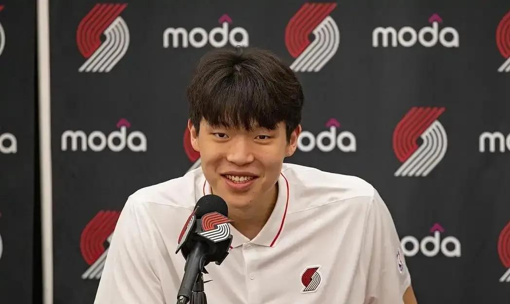 北京时间7月12日上午11点，中国球员杨瀚森将在NBA夏季联赛开拓者对阵勇士队的