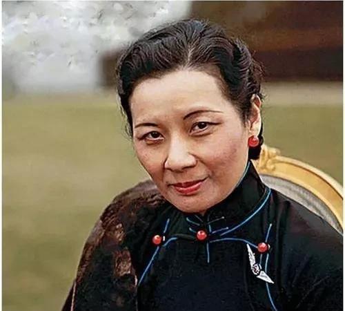 战败的，
多了去，
但是战败后，
要求美国核弹袭击自己故乡的，
还是头一次见。