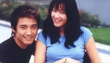 有一次，在飞机上，胡兵鼓起勇气表白瞿颖: