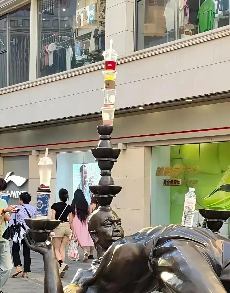 你猜是一个人所为还是好几个人所为？为什么这么有层次感！