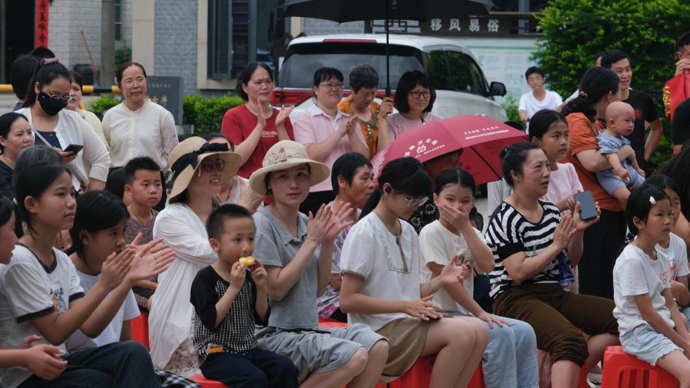 惠州墨园村村民自编节目获赞，文旅盛宴引发热议！