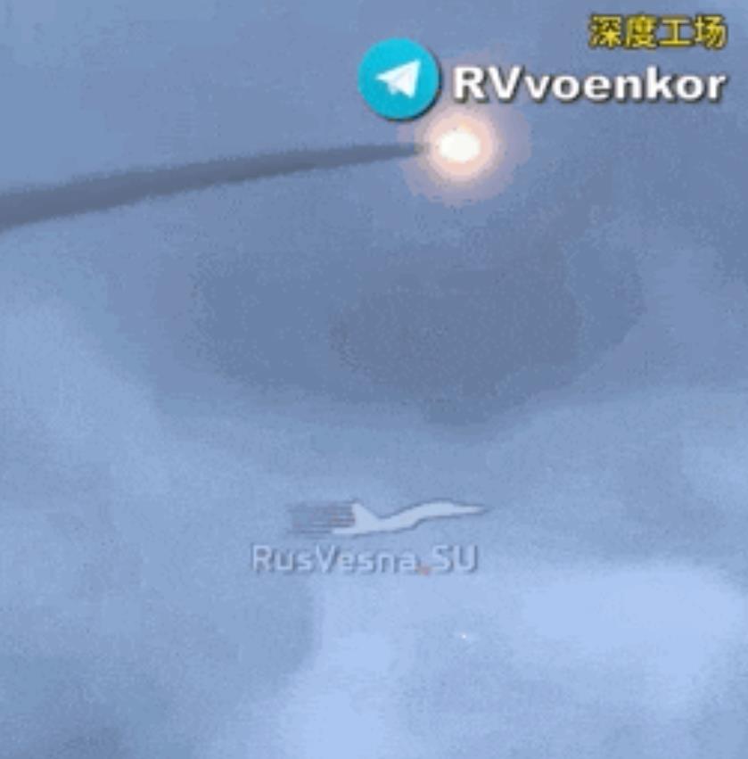 看看俄罗斯防空导弹怎么打击乌军无人机，至少2枚防空导弹打击1架无人机。照这么打，