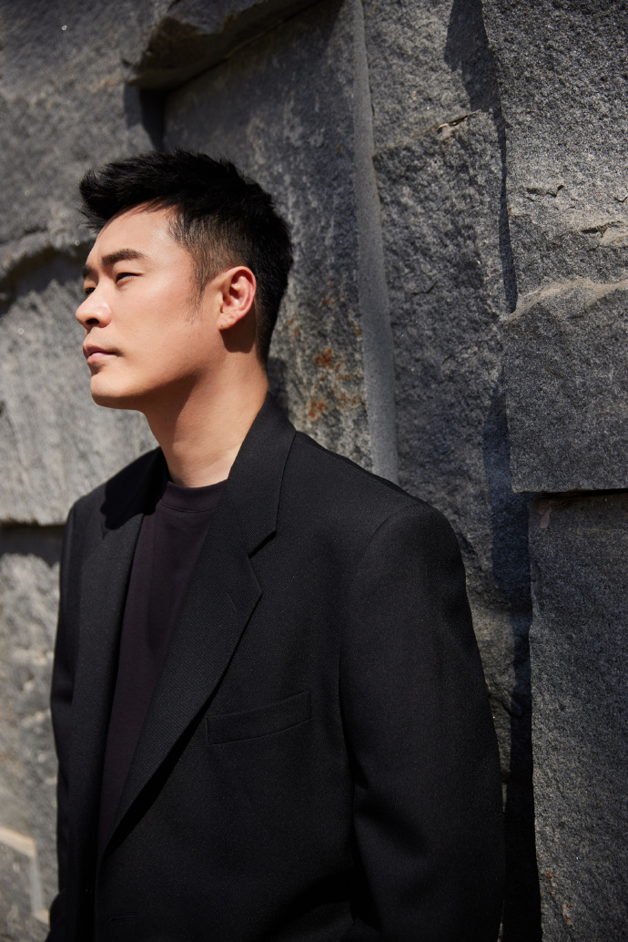 赫老板写真捕捉光影定格质感瞬间