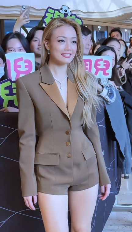 容祖儿越老越妖，越老越漂亮