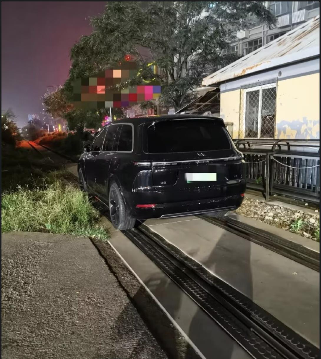 这里也能停车？ 
