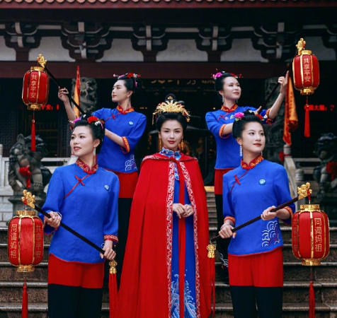 古装一直是涛姐的统治区，涛姐不论演什么都喜欢，永远支持涛姐！而且涛姐海边直播有说