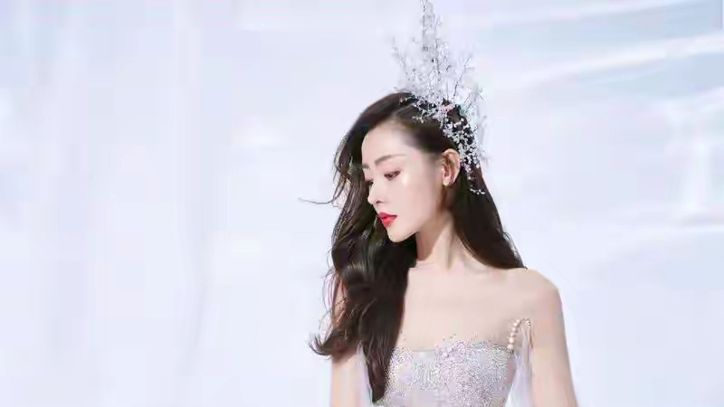 张天爱极致的好身材，自律雕琢的颜值与身材标杆。