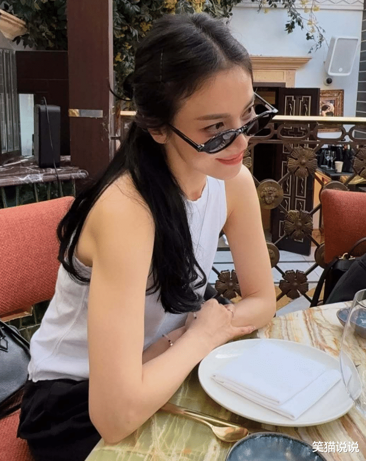宋慧乔晒活动照：换新发型好美，与好友相聚很开心!
