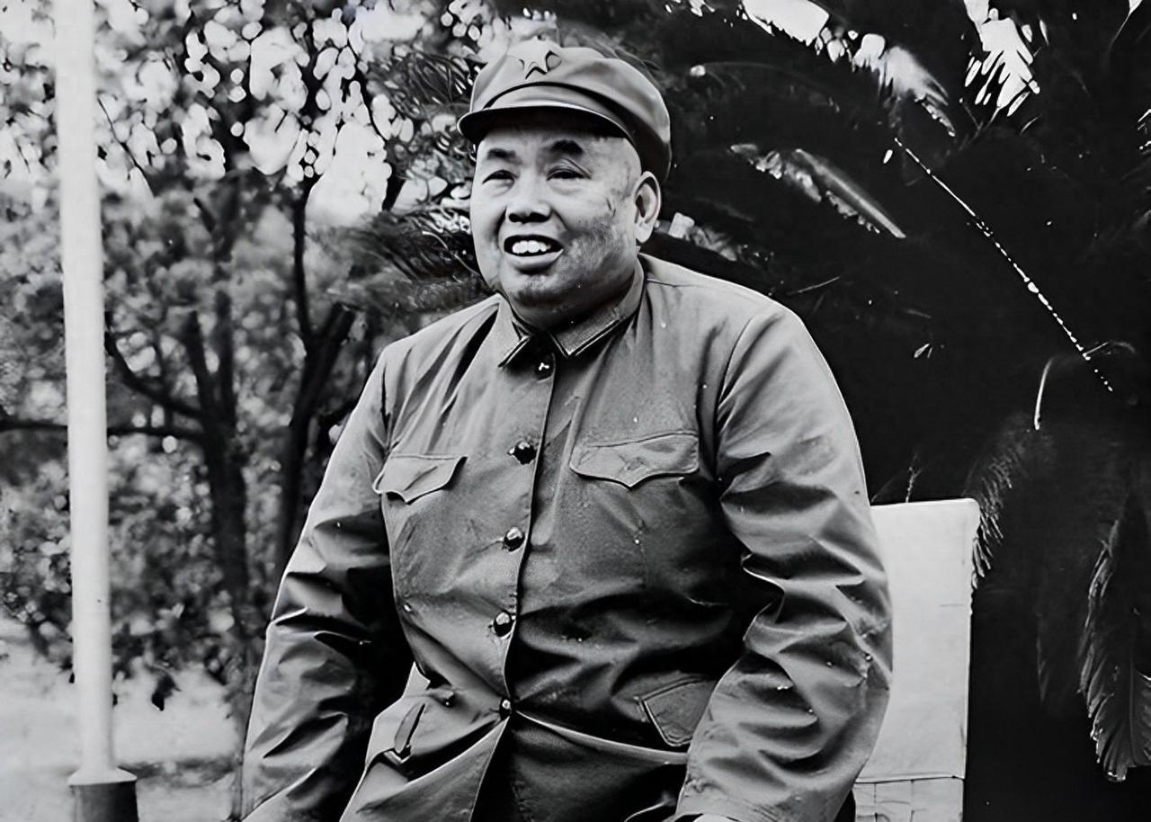 1955年，无疑是振奋人心的一年，多少人都关注着评军衔一事，许世友也不例外。
别