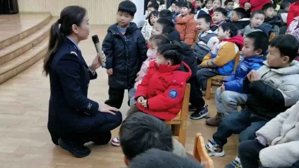 万婴中粮幼儿园：警园联动 平安相伴