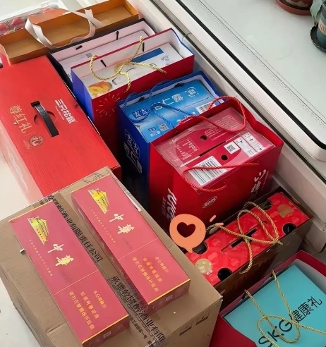 儿子下周订婚，女方的骚操作令我震惊：到她们家摆订婚宴竟要男方付钱！

事情说出来