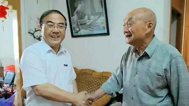 毛远耀：毛家唯一的百岁老人，长相与伟人神似，晚年享什么待遇？