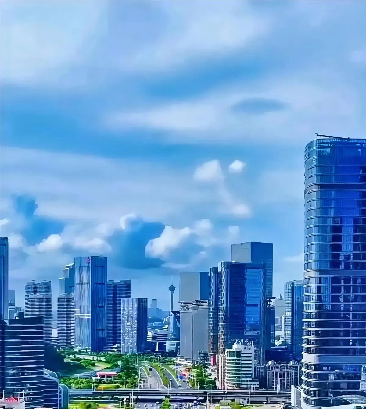 关于楼市，我有一个判断，接下来房价会反弹而且必然会反弹！
有人说我们的楼市要走日
