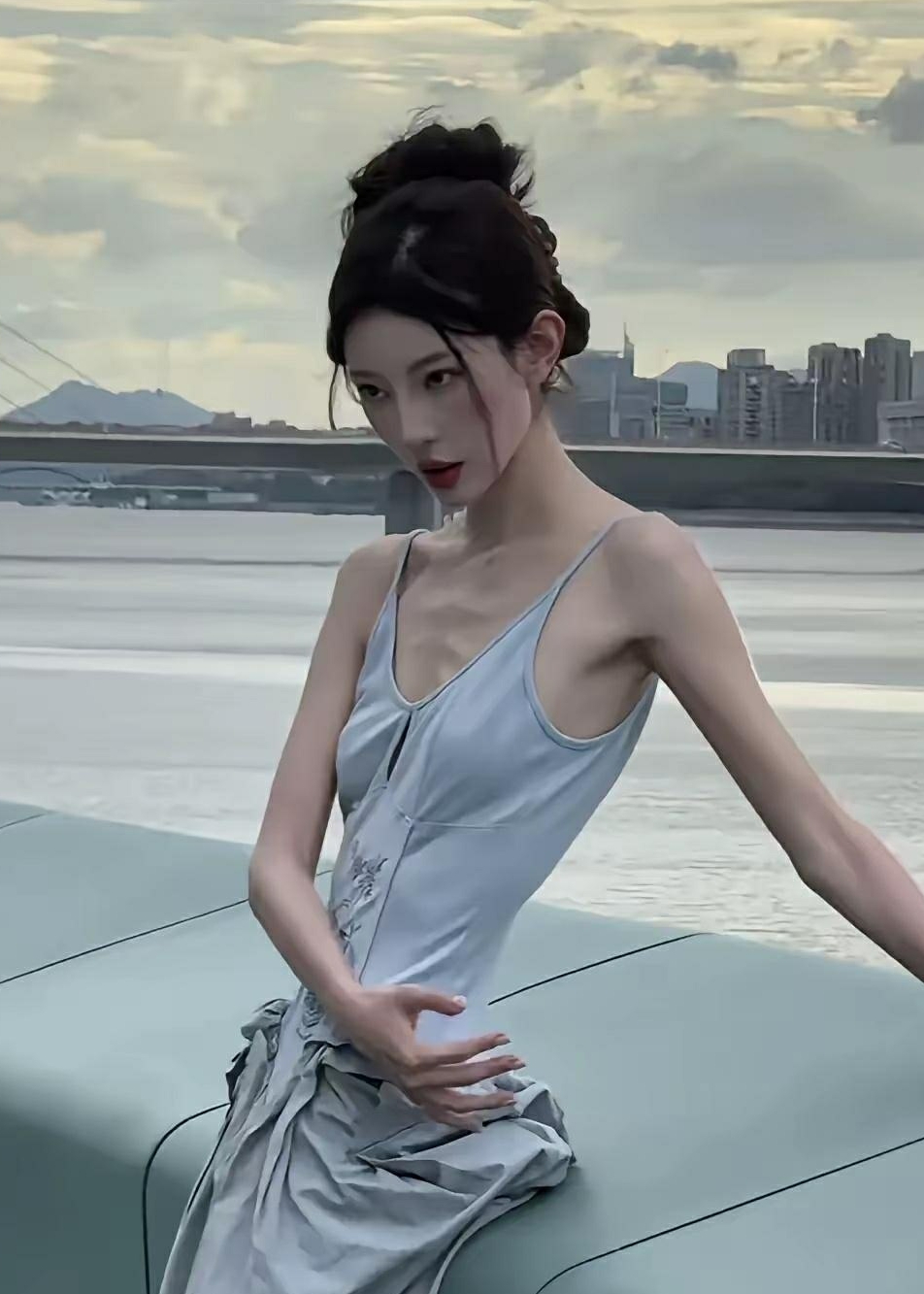 若有风来袭，美人定随风飘起