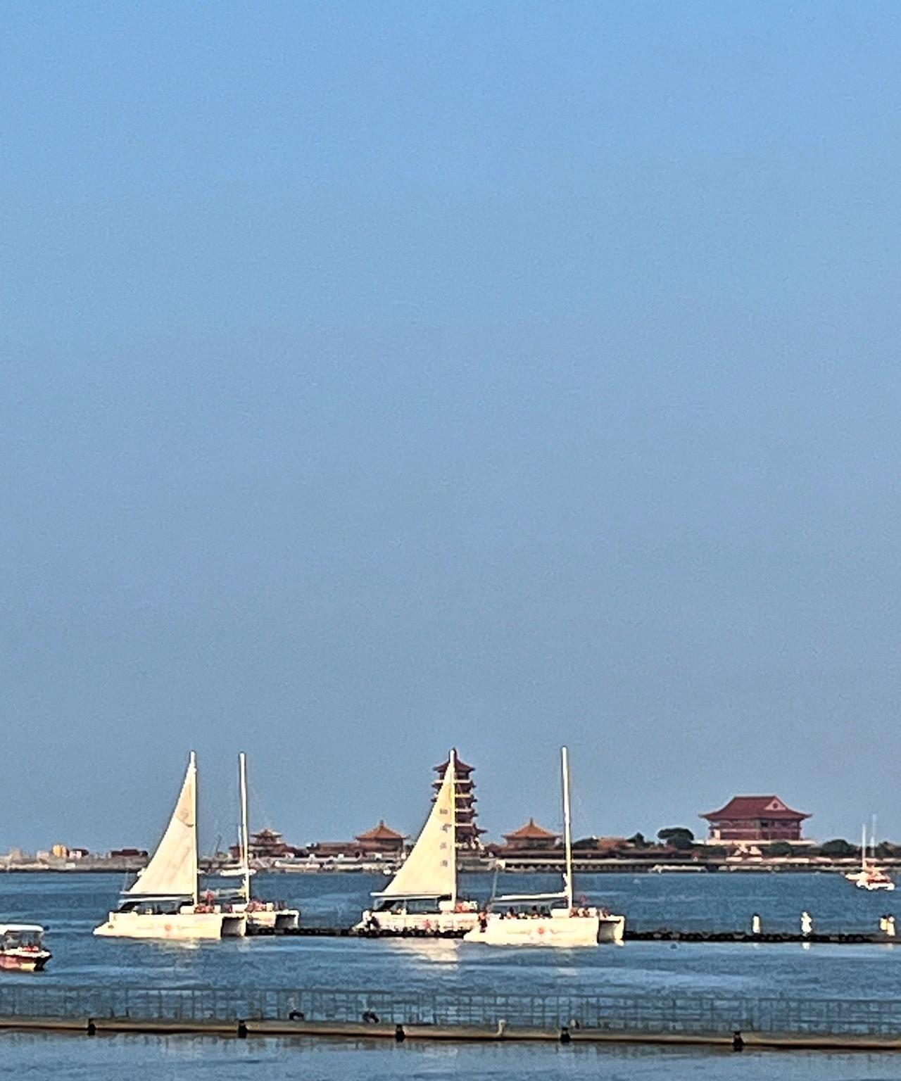 没有人，因独处而过得不好，
却有人，挤进错的圈子耗尽心力。
凡事不必强求，慢慢来