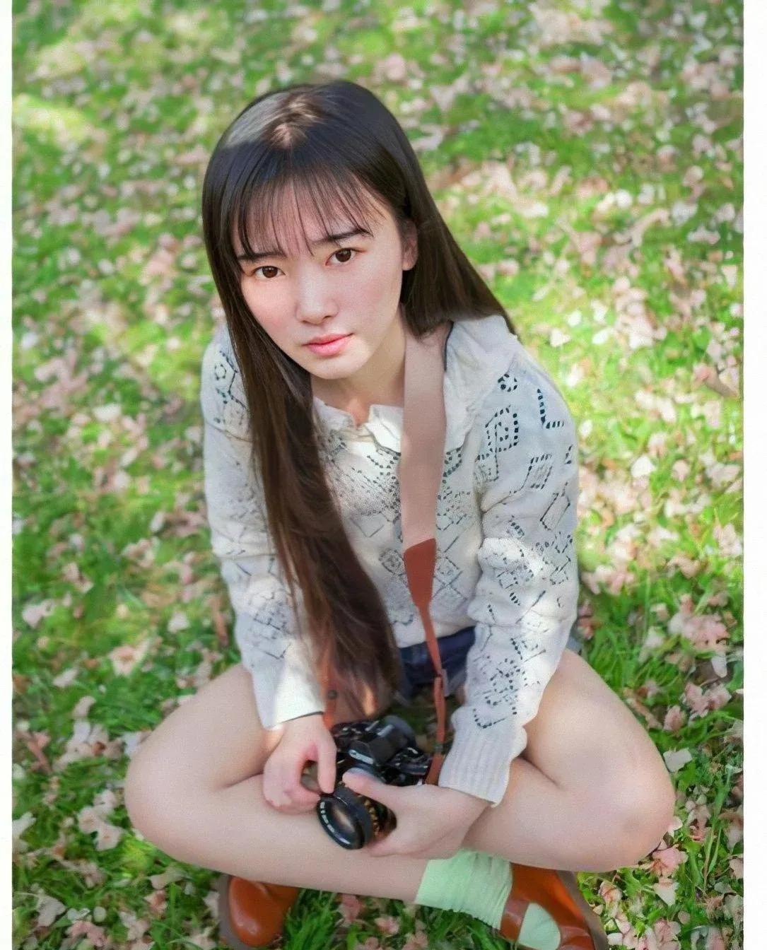 鞠婧祎少女时期，以前的鼻子和现在不一样啊，山根没现在高。#鞠婧祎#