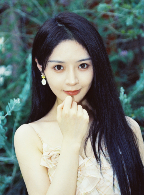 孔肖吟的这组雨天妆造，喜欢吗？