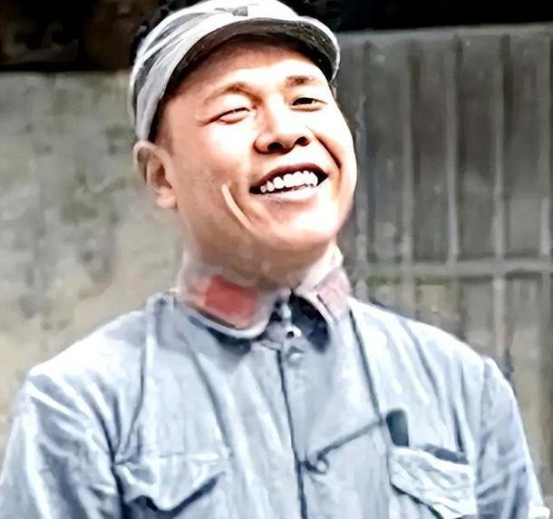 他是一位非常倒霉的八路军战将，身为冀中军区战功赫赫的警备旅旅长，有十多位部下成为
