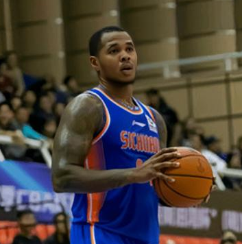 辽宁男篮已经确定签下了亨特但要替换谁还不确定。据国内媒体消息，辽宁男篮已经确定签