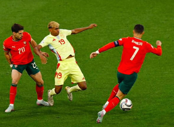 FIFA第7葡萄牙:点球大战战胜FIFA第3西班牙夺冠