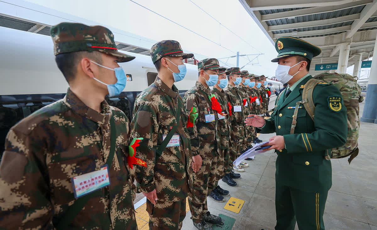 04年，有位小伙子拒绝了服兵役，被罚3.8万元。好男儿为国家尽一份心本该是种光荣