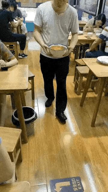 挺好的办法[加油] 去油腻。。只要纸的质量过硬就行